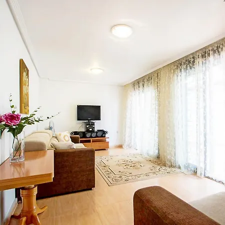 Guilian Townhouse *
